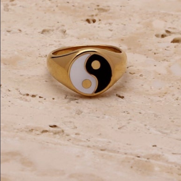 Yin Yang Ring - Picture 2 of 4